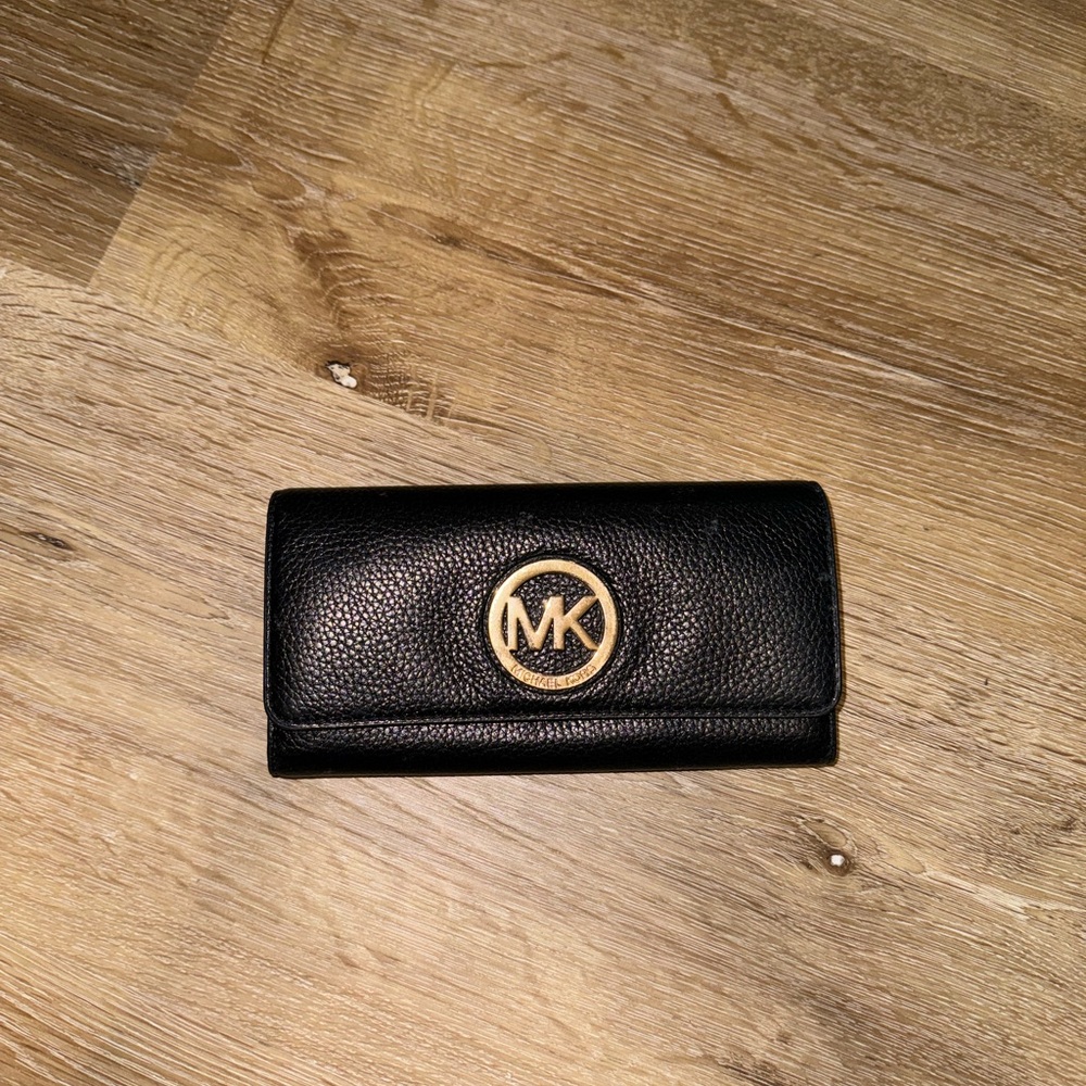 Black and gold Michael Kors wallet